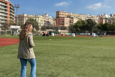 La Fundación Deportiva Municipal renueva el césped artificial del campo de béisbol del Jardín del Turia con una inversión superior a 130.000€