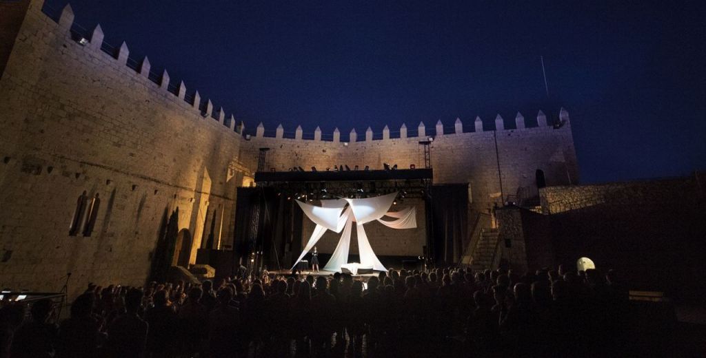  La Diputación de Castellón vuelve a llenar el Castillo de Peñíscola esta noche con la ópera ‘La Bohème’ 