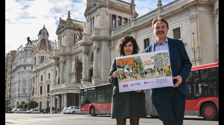 Valencia empieza a celebrar la recuperación de la plaza del ayuntamiento para el uso peatonal