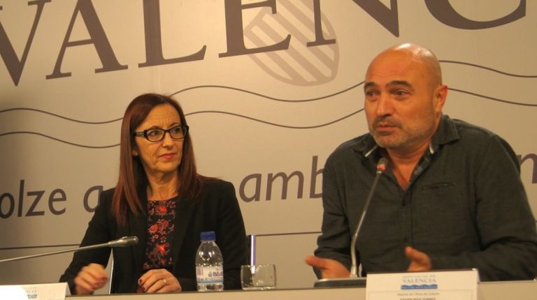 Maria Josep Amigó y Xavier Rius participan en el acto de entrega de los Premios Josep Chulvi en Catarroja