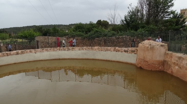 Aras de los Olmos recupera el sistema de riego y canalizaciones de los huertos tapiados con la ayuda de la Diputación