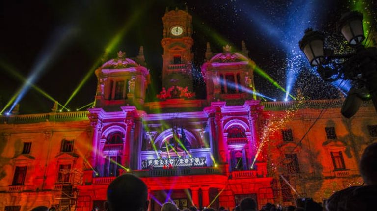 LA PLAZA DEL AYUNTAMIENTO SE CONVERTIRÁ EN UNA GRAN PISTA DE BAILE