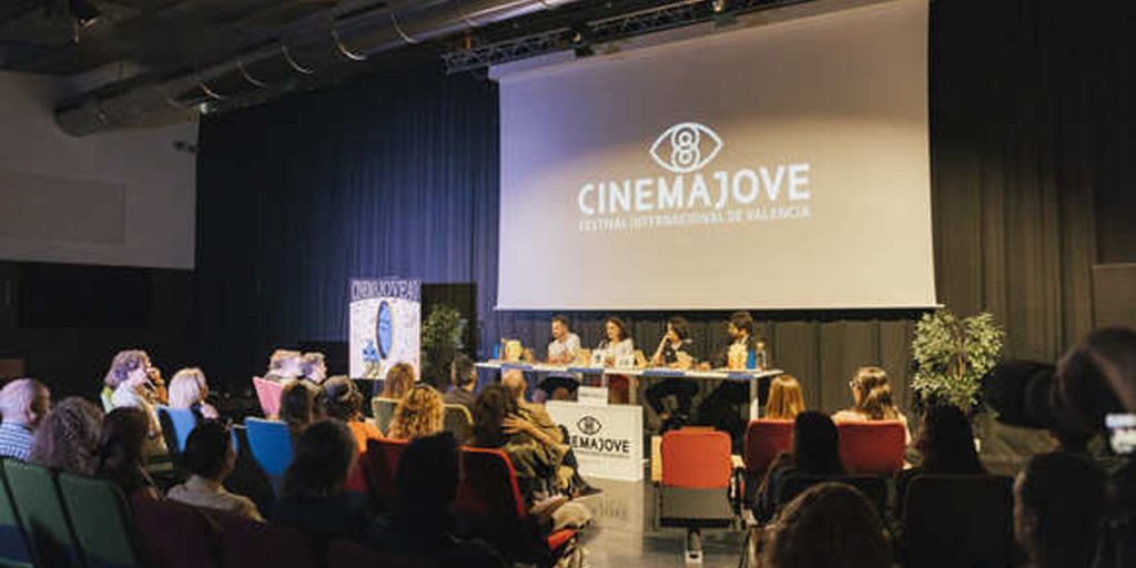  Cinema Jove presenta el cartel de la 40ª edición creado por Maria Jesús Contreras: un homenaje al embrujo del cine