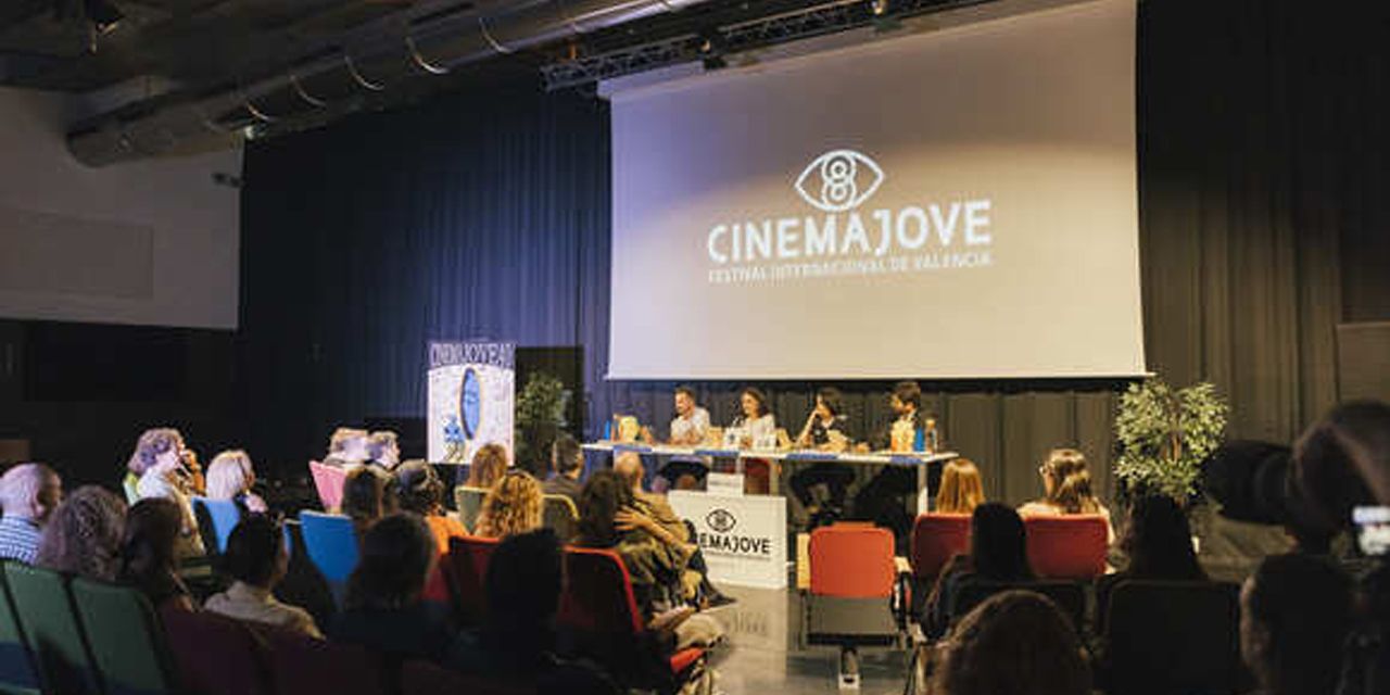  Cinema Jove presenta el cartel de la 40ª edición creado por Maria Jesús Contreras: un homenaje al embrujo del cine