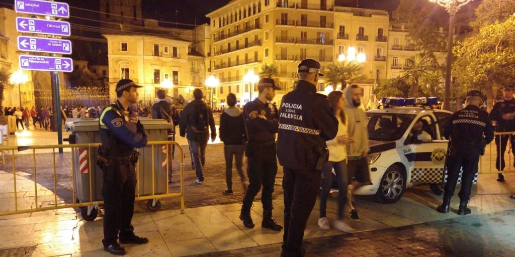  POLICÍA LOCAL REFUERZA EL OPERATIVO PARA HALLOWEEN 