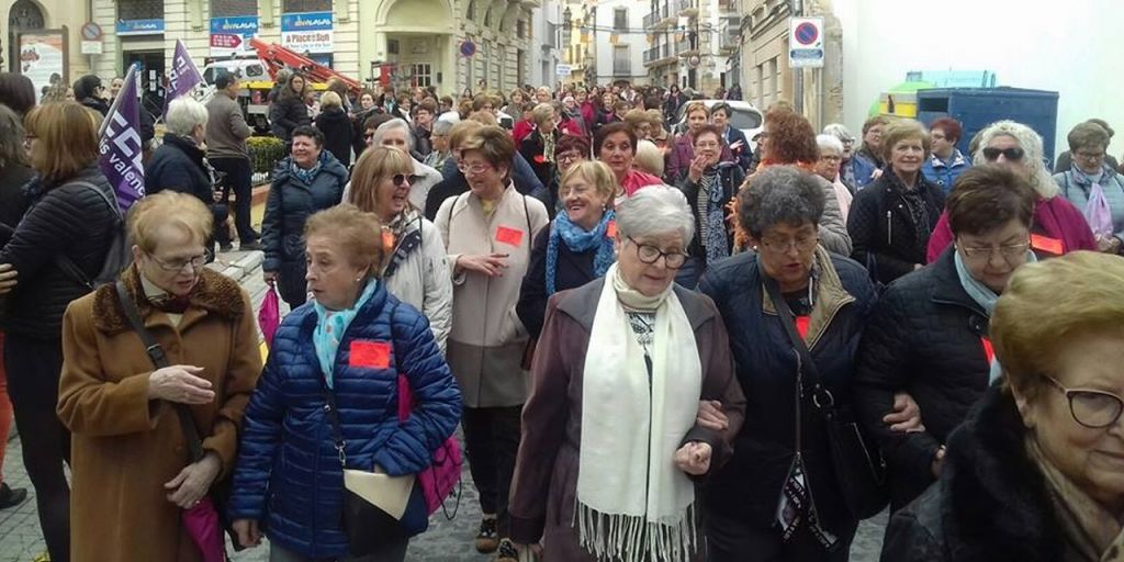  500 MUJERES DE 10 LOCALIDADES DE LA COMARCA SAFOR-VALLDIGNA PARTICIPAN EN LA VISITA GUIADA OFRECIDA POR OLIVA TURISMO CON MOTIVO DEL DÍA DE LA MUJER  