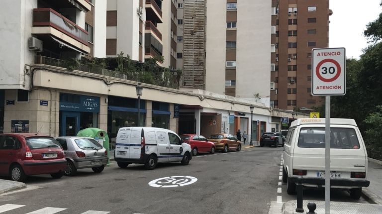 El AYUNTAMIENTO AMPLÍA LA ZONA 30 EN EL BARRIO DE LA CARRASCA