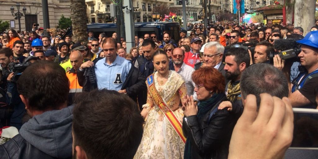  EL AYUNTAMIENTO RINDE HOMENAJE AL MUNDO PIROTÉCNICO