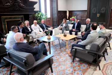Catalá muestra el respaldo del Ayuntamiento a la pirotecnia ante la celebración en València del Simposio Internacional en 2026