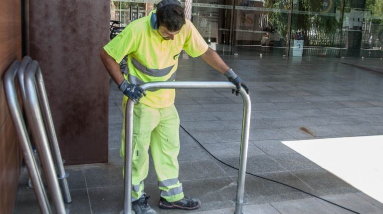 MOVILIDAD SOSTENIBLE AMPLÍA LA RED DE APARCABICIS EN SEIS BARRIOS DE LA CIUDAD