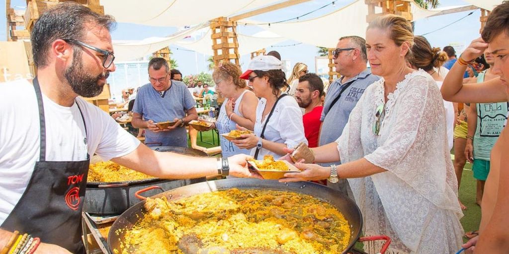  Toni Carceller fomenta la cultura del almuerzo en el antiguo cauce del rio 