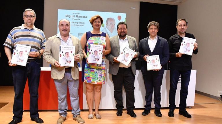 Javier Moliner ha participado hoy en la presentación del libro 'El rebost perfecte', del chef castellonense estrella Michelín Miguel Barrera.