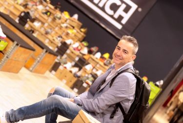 EL MAYOR MERCADO DE ZAPATILLAS DE ESPAÑA VUELVE A VALENCIA CON DESCUENTOS DE HASTA EL 70%