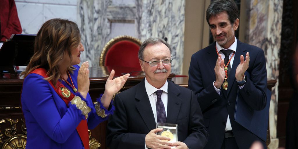  El Ayuntamiento de València ha concedido por primera vez en su historia la Medalla de Honor de la ciudad, que ha recaído en el pueblo ceutí