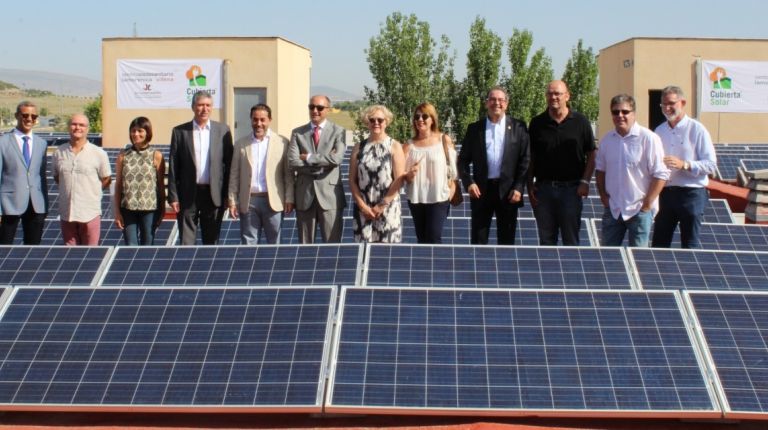Rafael Climent visita la mayor instalación fotovoltaica para autoconsumo de la Comunidad Valenciana 