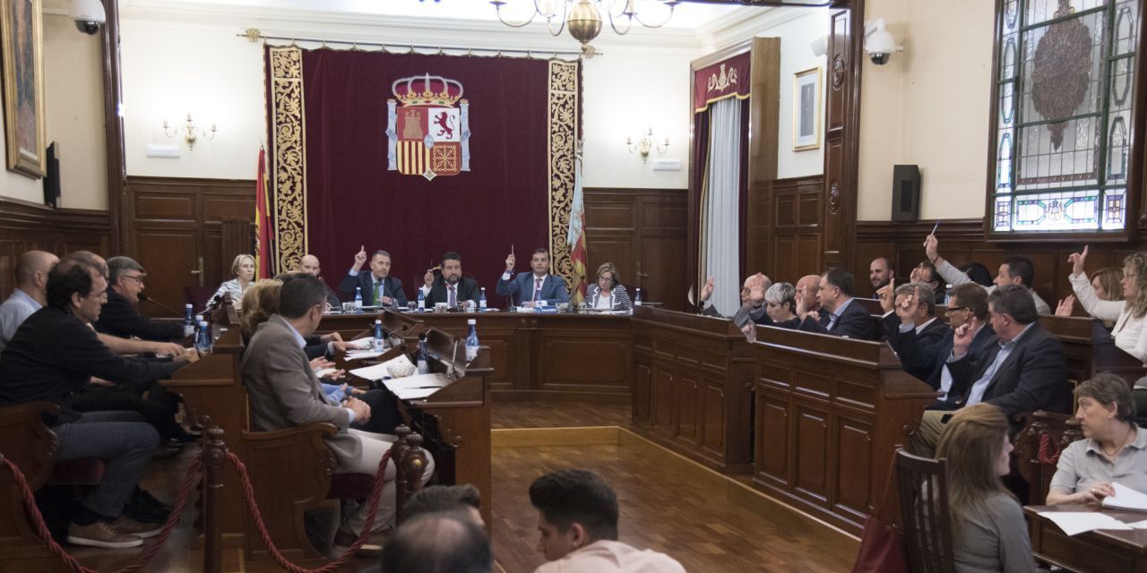  La Diputación de Castellón defiende mantener la prisión permanente revisable con los votos del Partido Popular y Ciudadanos 