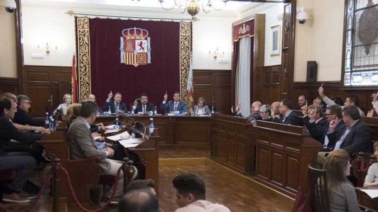 La Diputación de Castellón defiende mantener la prisión permanente revisable con los votos del Partido Popular y Ciudadanos 