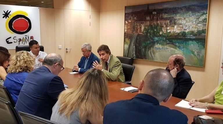 Reunión entre Turespaña y la Asociación Española de Enoturismo