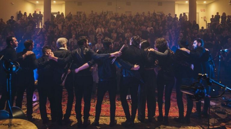 Medio millar de personas llenan el Palau de la Música para despedir la gira de Badlands