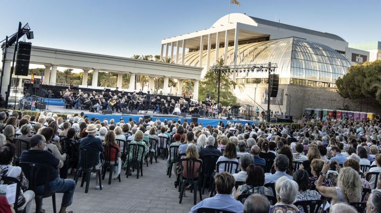 La Banda Municipal y un sexteto de tango inician en los Jardines del Palau el 28 Festival de Jazz  