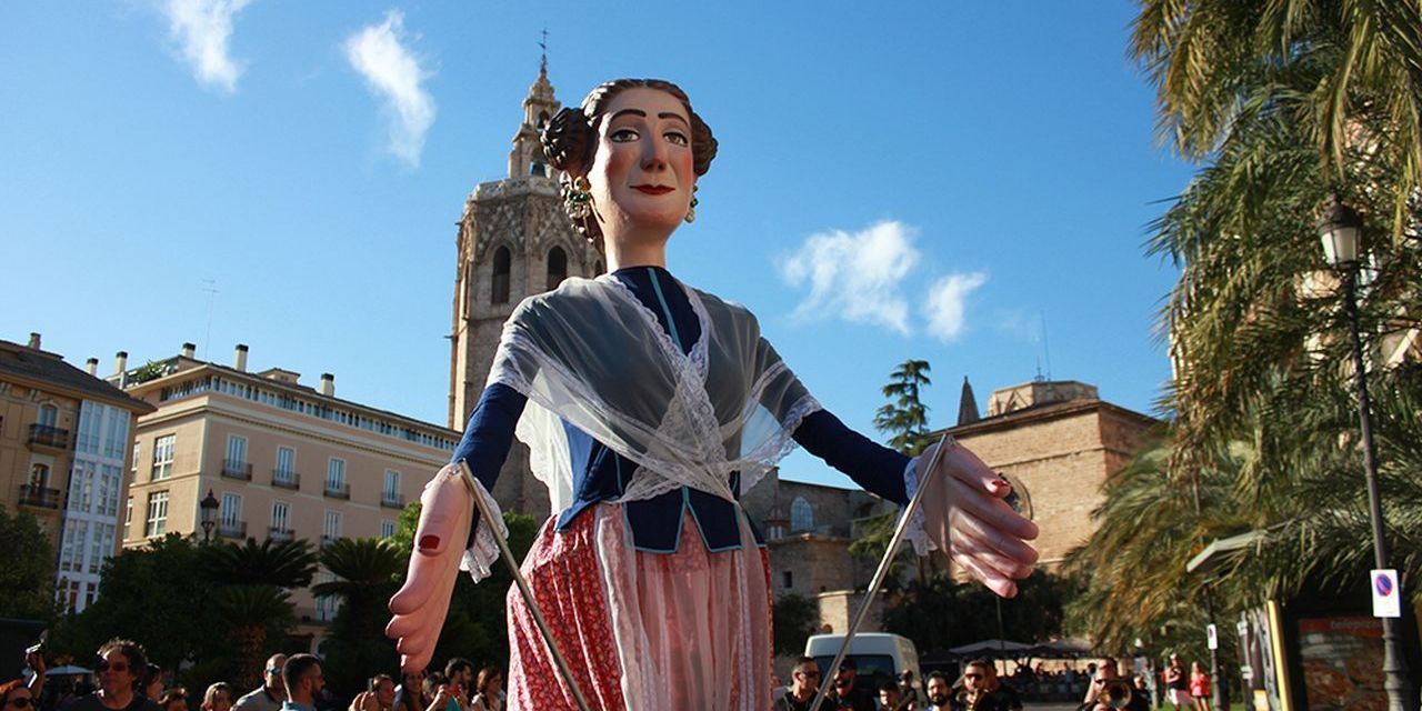  EL DESFILE DE QUIQUETA, EL PREGÓN Y LA TRACA CORRIDA INAUGURAN ESTE SÁBADO LA GRAN FERIA DE VALÈNCIA