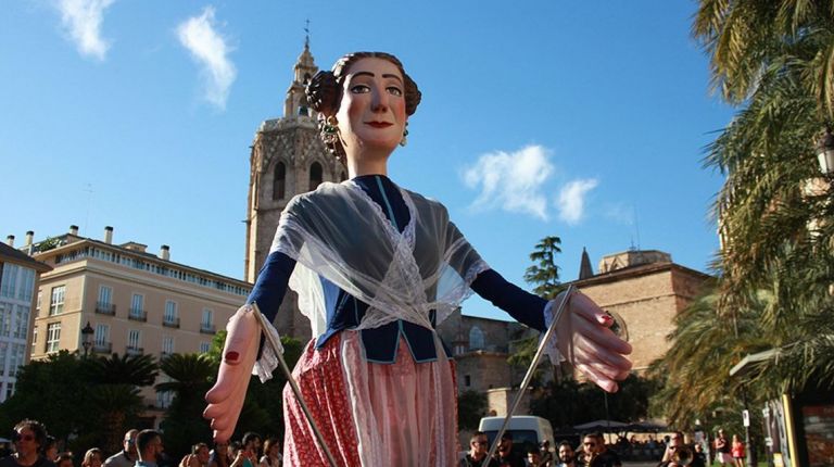 EL DESFILE DE QUIQUETA, EL PREGÓN Y LA TRACA CORRIDA INAUGURAN ESTE SÁBADO LA GRAN FERIA DE VALÈNCIA