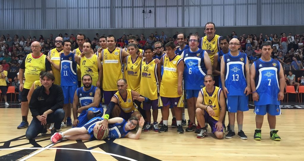 ADERES Burjassot y 'Campeones' disfrutan de una jornada de baloncesto llena de emoción