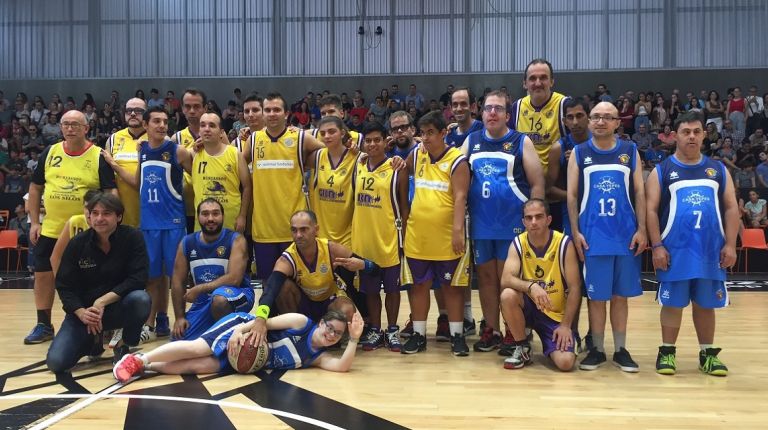 ADERES Burjassot y 'Campeones' disfrutan de una jornada de baloncesto llena de emoción