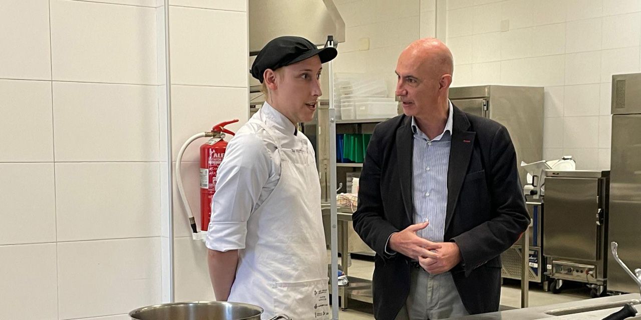  El alumnado del Taller GastroVLC muestra su talento culinario ante el sector hotelero 