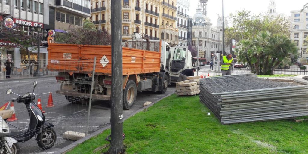  PARQUES Y JARDINES INICIA LA REMODELACIÓN DEL AJARDINAMIENTO DE LA FUENTE