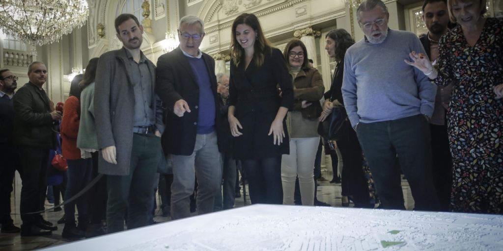  Exposicon de los proyectos de recuperación de las plazas del ayuntamiento, la reina y el mercat