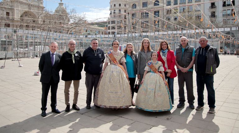 La alcaldesa de València, María José Catalá, ha recibido hoy a la infanta Elena