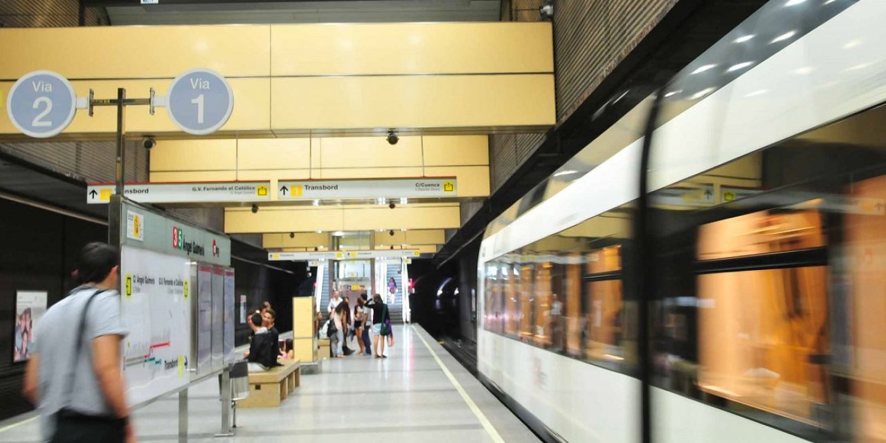  El servicio nocturno de Metrovalencia comienza con “puertas abiertas”