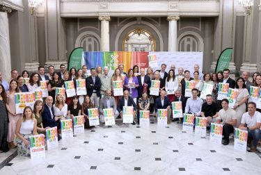 València se suma a la carrera contra el cáncer, que llenará las calles de la ciudad de deporte y apoyo a la investigación oncológica