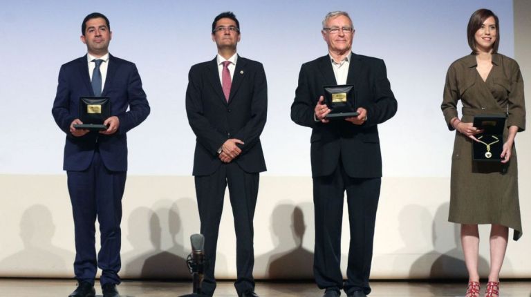 VALÈNCIA RECIBE LA MEDALLA DE LA UNIVERSITAT POLITÈCNICA DE VALÈNCIA