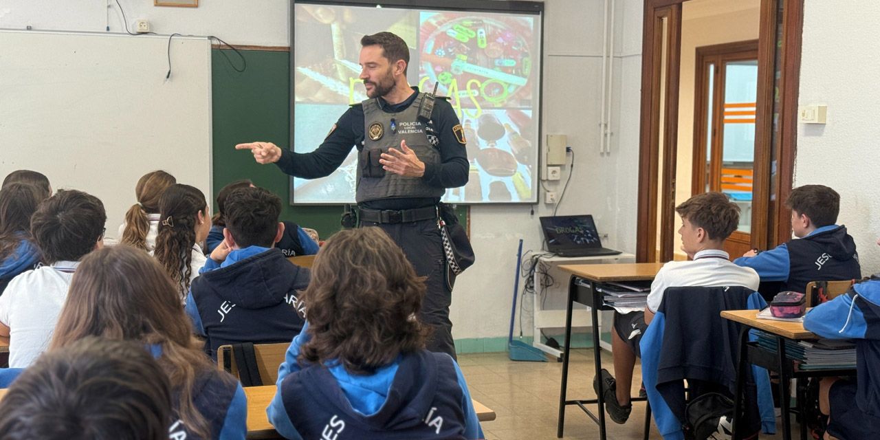  València impulsa la figura del “agente tutor”, policías especializados en la protección de la infancia y la adolescencia en el entorno escolar y social
