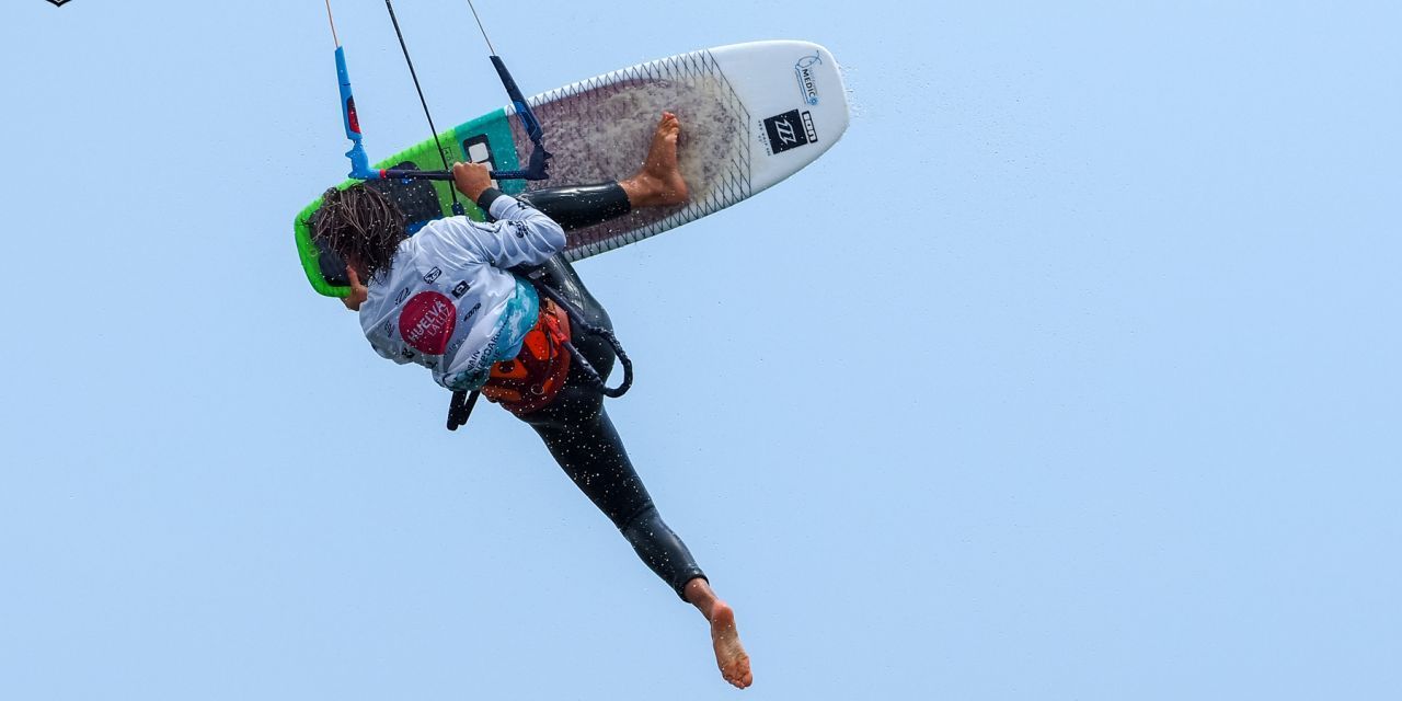  EL JOVEN RIDER OLIVENSE, KIKO ROIG, CAMPEÓN EN LA MODALIDAD DE STRAPLESS 