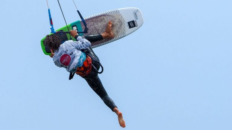 EL JOVEN RIDER OLIVENSE, KIKO ROIG, CAMPEÓN EN LA MODALIDAD DE STRAPLESS 