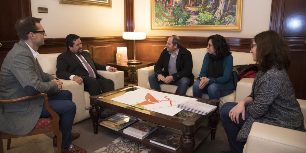  Moliner se reúne con el alcalde de La Salzadella