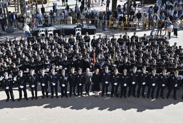 194 nuevos policías locales recogen sus despachos e incrementan la plantilla de la Policía Local de València