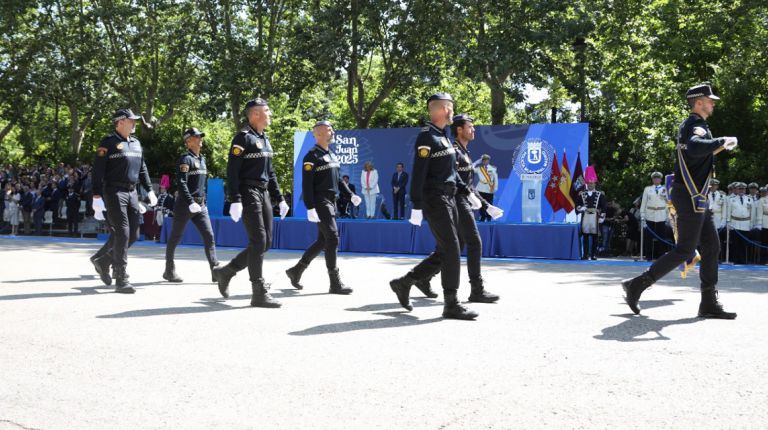 La Policía Local de València recibe la medalla al mérito de la Policía Municipal de Madrid por su labor durante la dana  