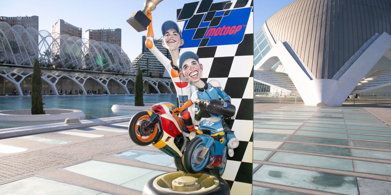  Estrella Galicia 0,0 y la falla Duque de Gaeta hacen pole en Valencia con su homenaje a Marc y Alex Márquez