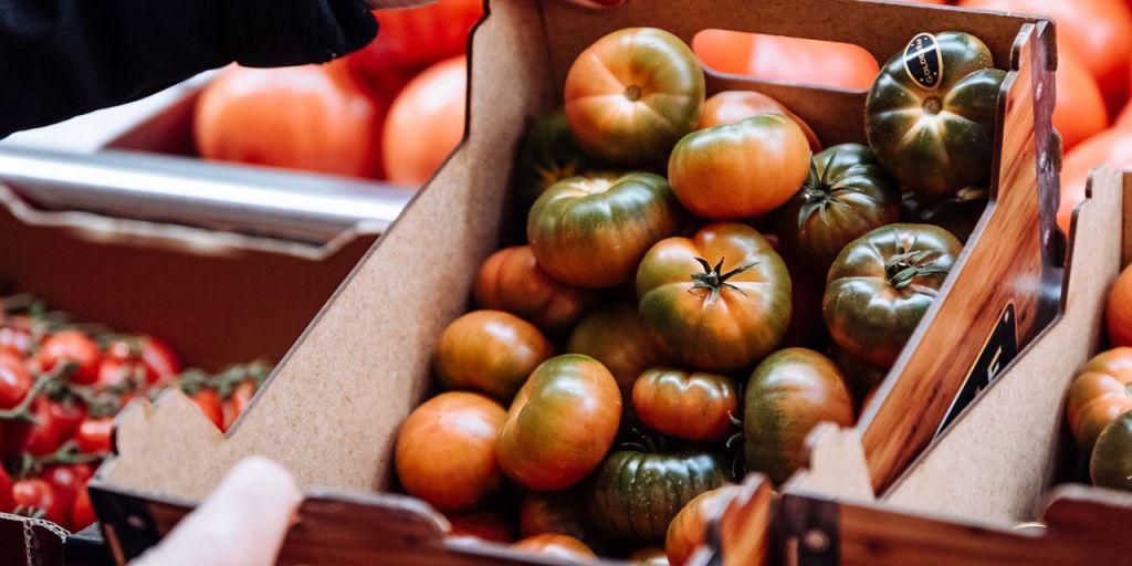  El Mercado Central de València anima a sus clientes a disfrutar del Día Mundial de la Alimentación saboreando sus productos frescos y de alimentación