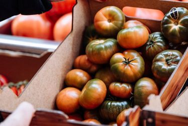 El Mercado Central de València anima a sus clientes a disfrutar del Día Mundial de la Alimentación saboreando sus productos frescos y de alimentación