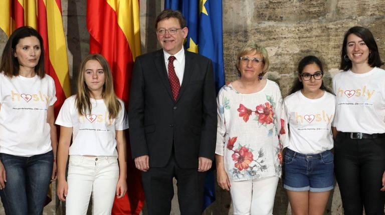 Ximo Puig se reúne con las candidatas valencianas al Technovation Challenge 