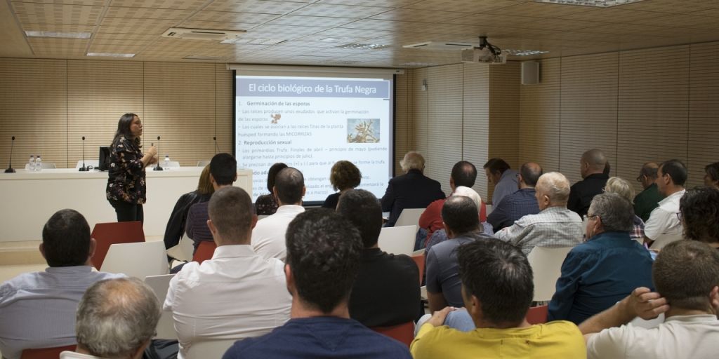  La Diputación de Castellón ha concluido ya las jornadas trufícolas que han superado todas sus previsiones con la participación de180 truficultores
