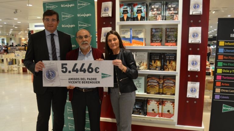 El Corte Inglés entrega 5.446 euros a los Amigos del Padre Vicente Berenguer