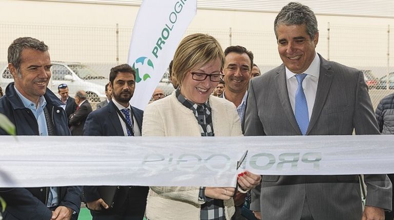 Prologis inauguró ayer la primera de las dos naves logísticas de Ribarroja