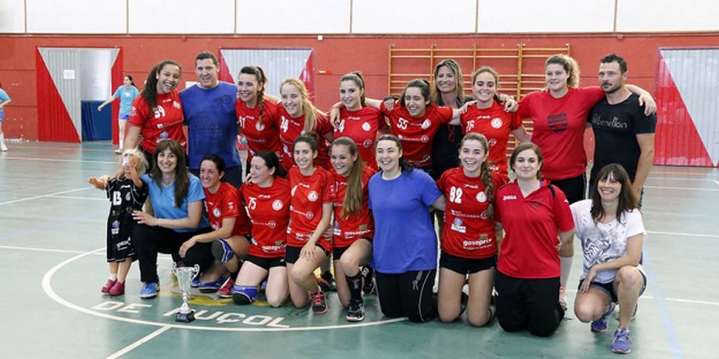  El equipo femenino de balonmano Puçol-Morvedre, campeón de Copa 