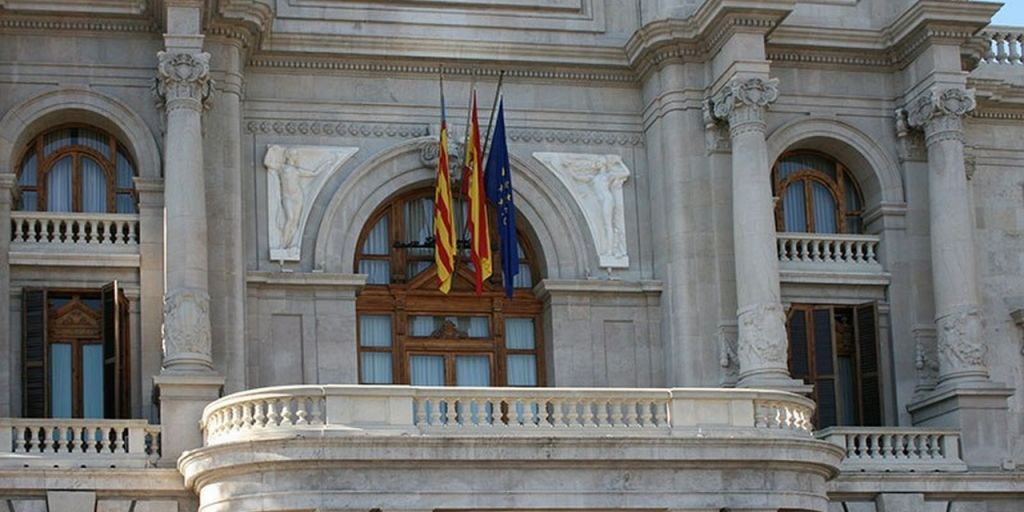  DOS AÑOS DE PUERTAS ABIERTAS DEL BALCÓN DEL AYUNTAMIENTO VISIBILIZAN LA POLÍTICA DE TRANSPARENCIA DEL GOVERN DE LA NAU 